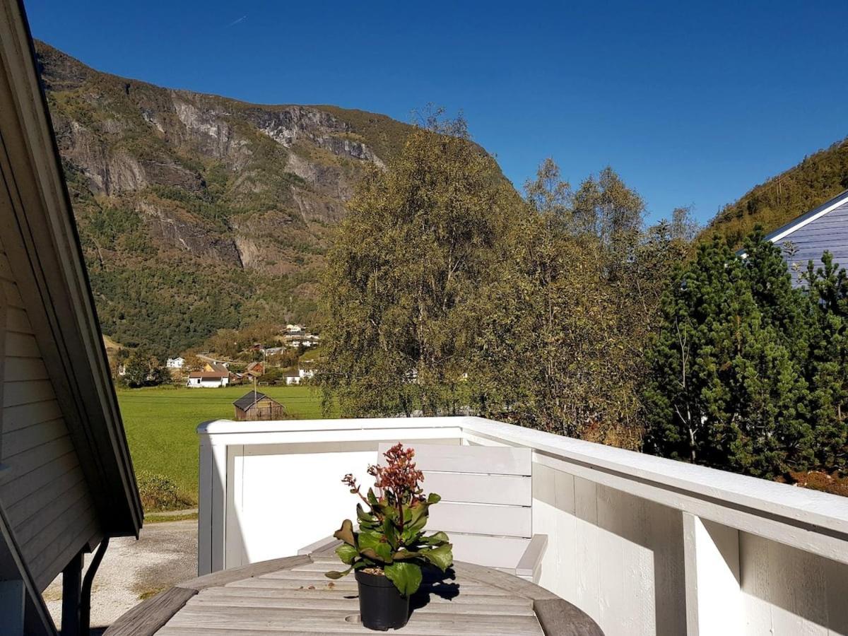 Bright And Cozy Apartment 1.5Km From City Centre Aurland Extérieur photo