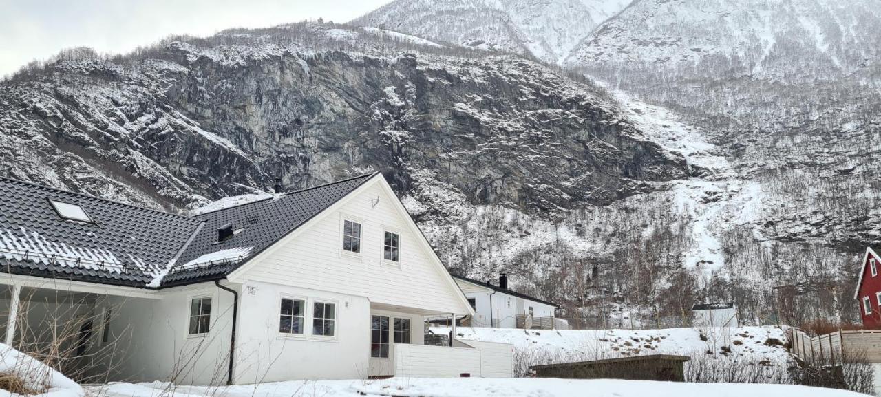 Bright And Cozy Apartment 1.5Km From City Centre Aurland Extérieur photo